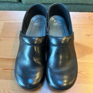 Dansko black professional nonslip clogs size 42